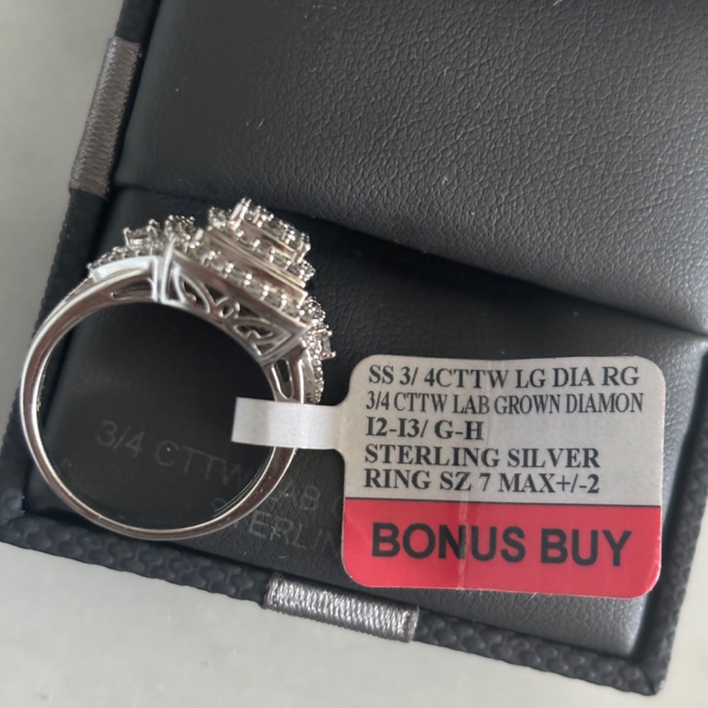 Diamond ring - Picture 3 of 3